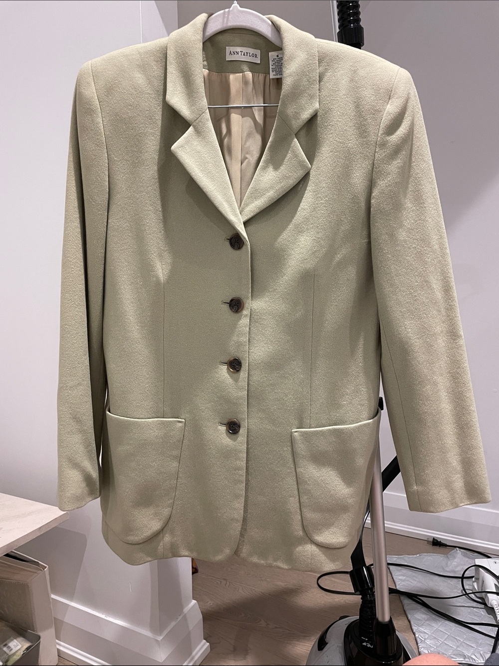 Vintage Ann Taylor Women's Light Green Blazer